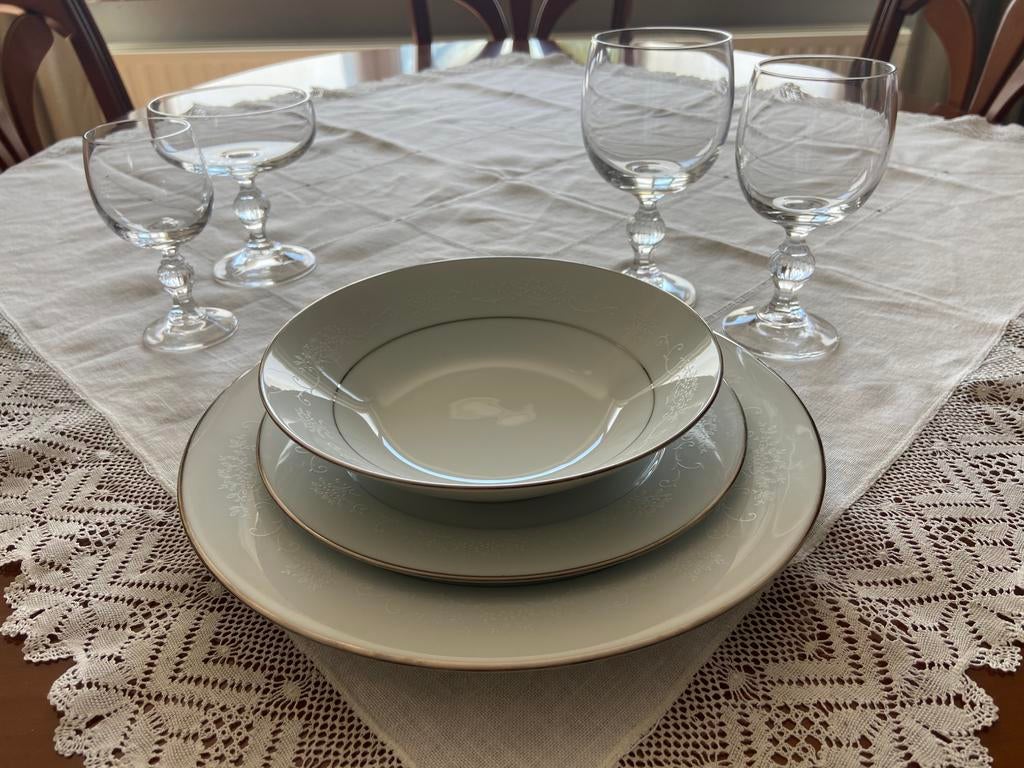 Eetsevies en kristallen glazen, Antiek en Kunst, Antiek | Schalen, Ophalen