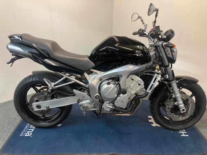 Yamaha FZ 6 MY'04 réf. LS 3307, Motos, Motos | Yamaha, Entreprise, Naked bike, plus de 35 kW, 4 cylindres, Permis Moto A, Enlèvement