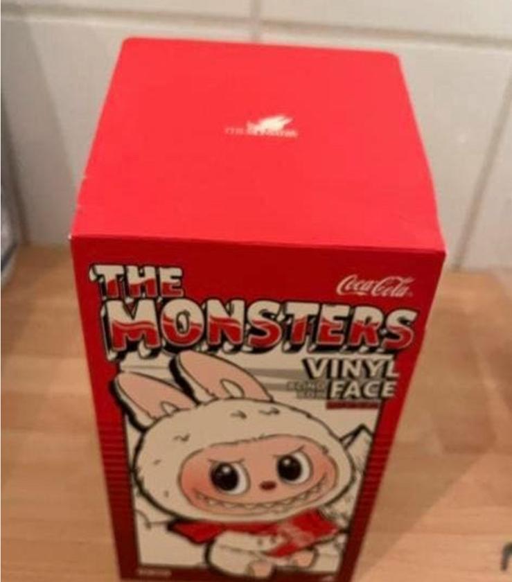 💯% POP MART labubu x coca cola, Ophalen, Zo goed als nieuw