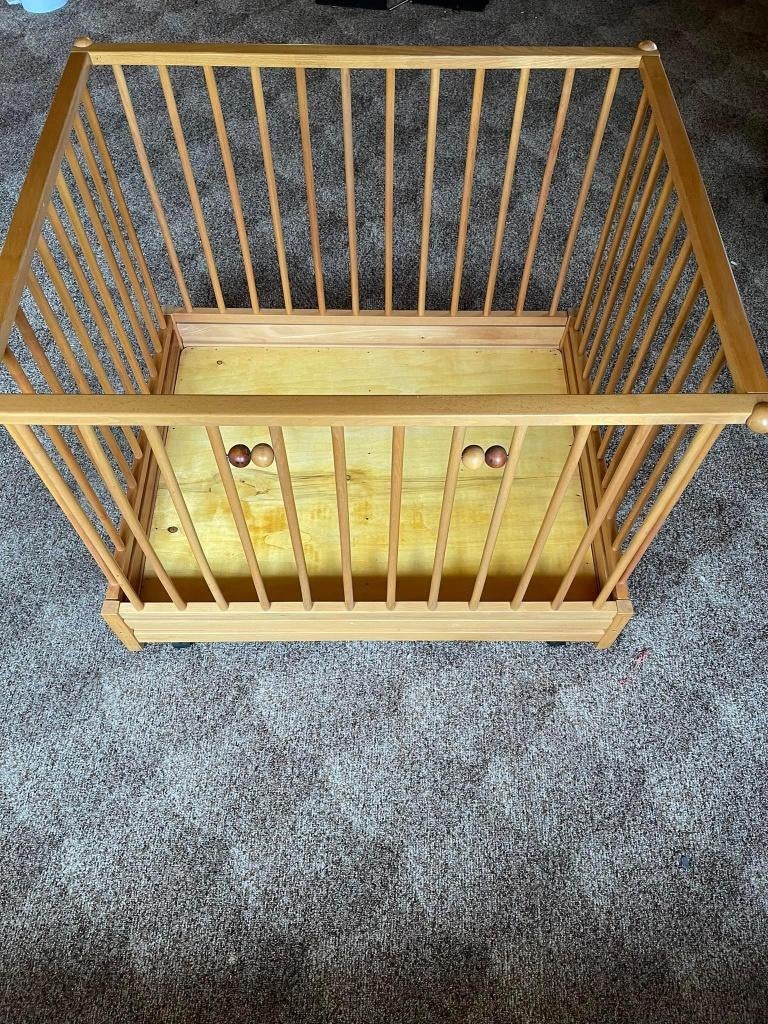 parc enfant de marque QUAX de qualité pas le bas gamme, Enfants & Bébés, Parcs, Enlèvement, Comme neuf, Roulettes