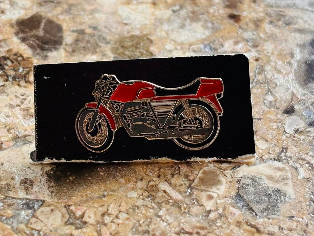 MV Agusta pin – 350cc Ipotesi – jaren ’70, Ophalen of Verzenden, Nieuw, Sport, Speldje of Pin