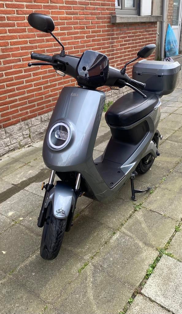 Trottinette électrique NIU | Classe A 25 km/h, Vélos & Vélomoteurs, Comme neuf, Enlèvement, Classe A (25 km/h), Électrique