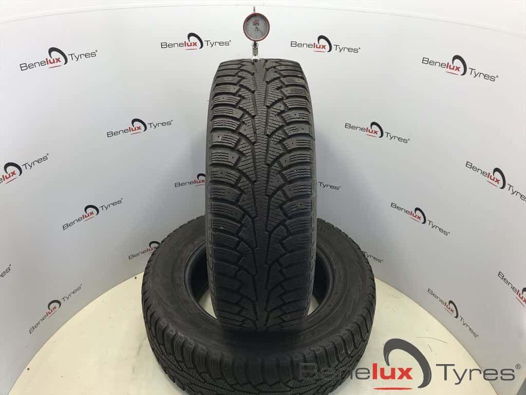 winter 215/65R16 102T Nokian Hakka 5 215/65 R16 215/65/16, Auto-onderdelen, Banden en Velgen, Ophalen, -, Winterbanden, Band(en)