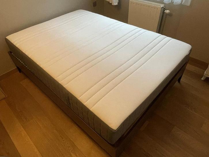 IKEA bed 140x200 (ENGAN-frame + HOVAG-matras), Huis en Inrichting, Slaapkamer | Bedden, Gebruikt, Tweepersoons, 140 cm, 200 cm