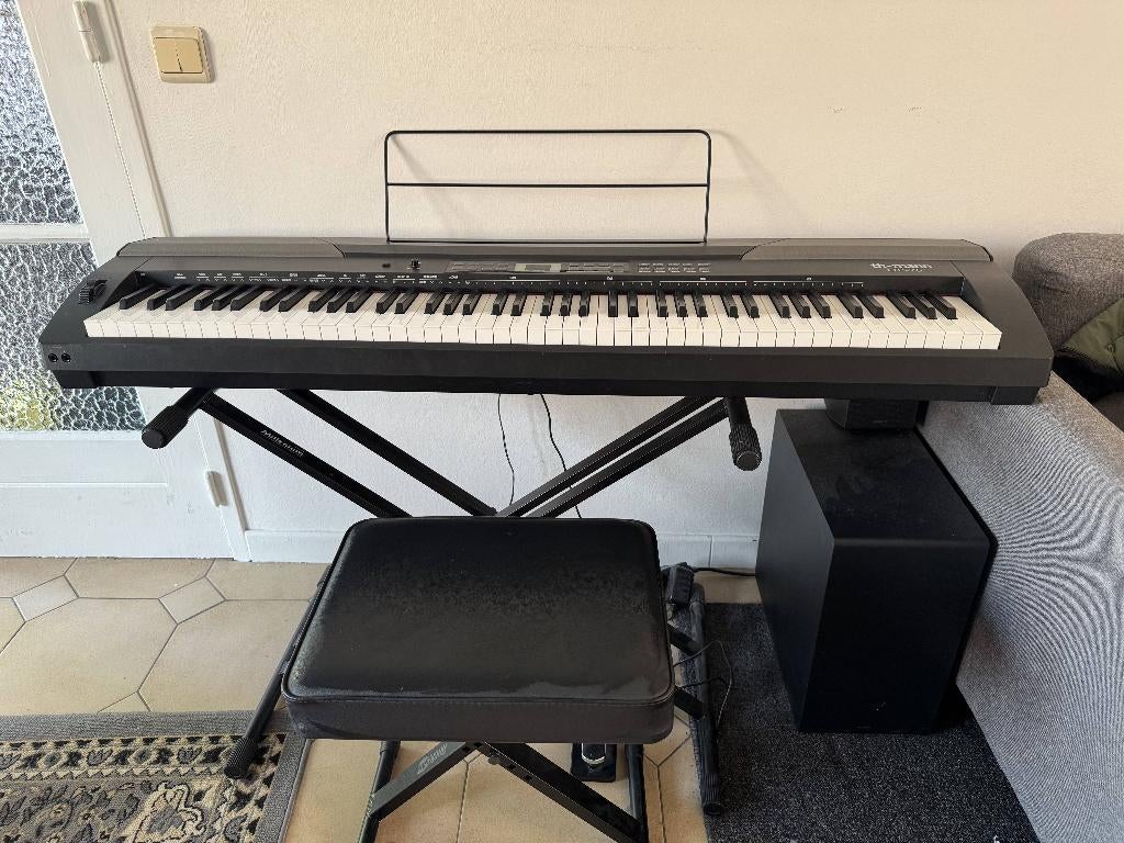Digitale piano met standaard, stoel en sustainpedaal, Ophalen, Gebruikt, Zwart, Digitaal