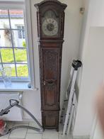 Grande horloge de parquet ancienne en bois sculpté, Enlèvement