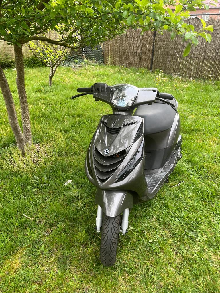 Piaggio Zip 4 Takt 50cc, Fietsen en Brommers, Scooters | Piaggio, Zo goed als nieuw, Zip, Klasse A (25 km/u), Benzine, Ophalen