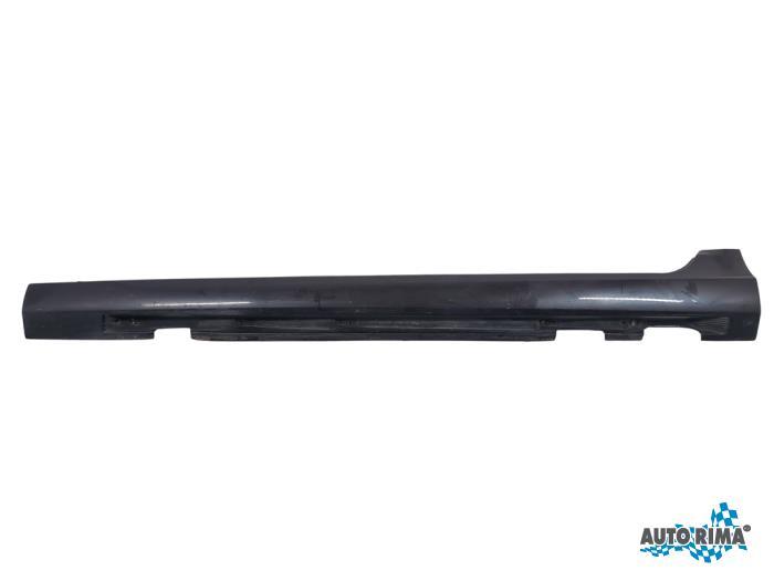 Seuil gauche d'un Volvo V60 (487), -, 3 mois de garantie, -, -