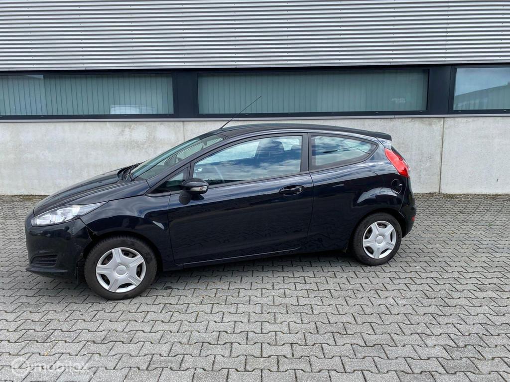 Ford Fiesta 1.0 Titanium 3-DEURS AIRCO EURO 5, Auto's, Stof, Gebruikt, Zwart, Grijs