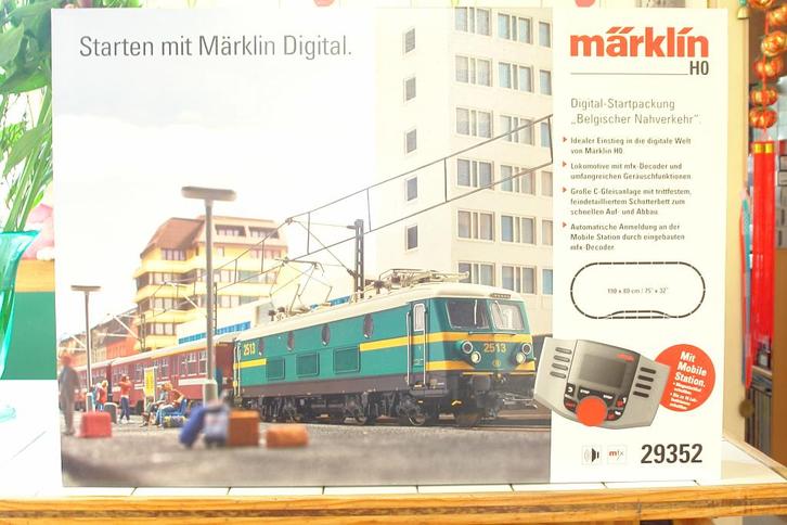 MARKLIN 29352 COFFRET SNCB NMBS 2513 + 3 M2 BORDEAUX, Hobby en Vrije tijd, Modeltreinen | H0, Zo goed als nieuw, Treinset, Wisselstroom