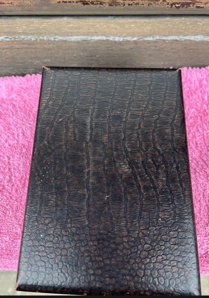 Eidopje met lepel, Ophalen