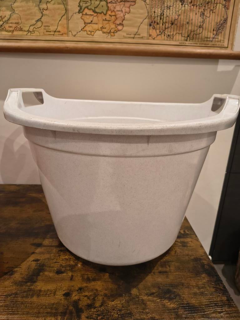 2 grands seaux/bacs ronds colorés, Maison & Meubles, Seaux, Enlèvement