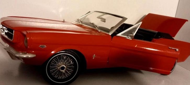 1/12 Ford Mustang 1/2 Cabriolet Convertible 1964 ERTL, Hobby & Loisirs créatifs, Voitures miniatures | 1:5 à 1:12, Utilisé, Voiture