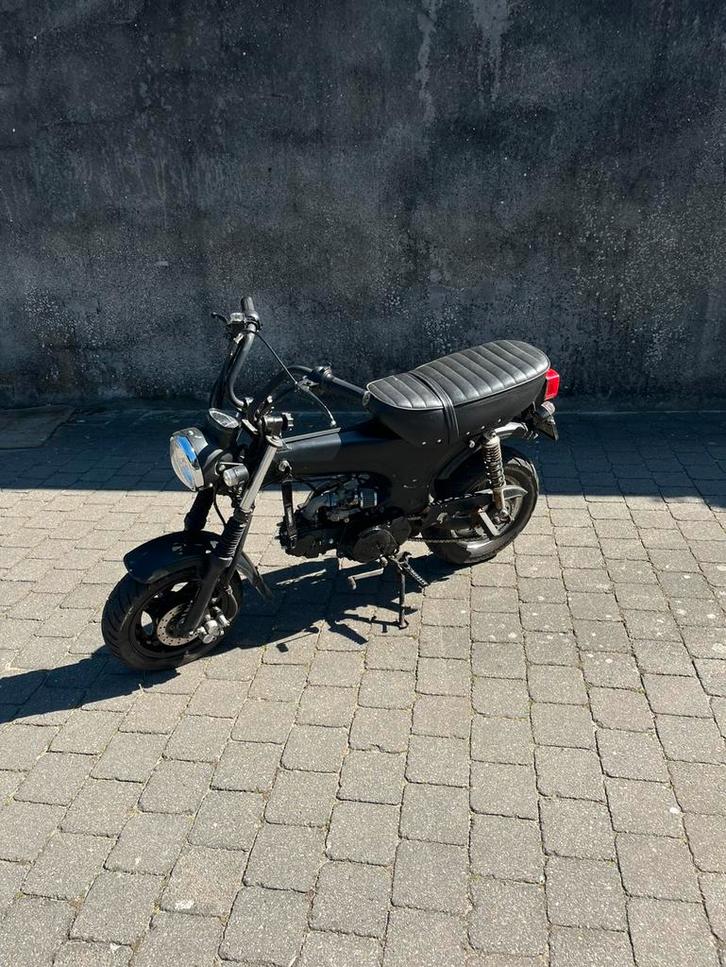 Zwarte Skyteam dax 50cc, Fietsen en Brommers, Brommers | Tomos, Gebruikt, Overige modellen, Klasse B (45 km/u), Ophalen