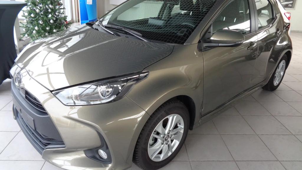 Toyota Yaris DYNAMIC HYBRIDE (automatique), Achat, Détection des panneaux routiers, Noir, 5 portes