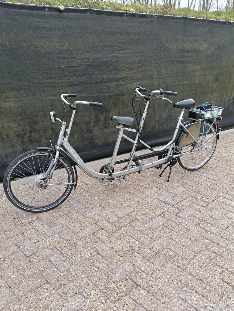 Vélo Tandem Ancien - Occasion - Pour Deux Personnes - Vélo De Collection