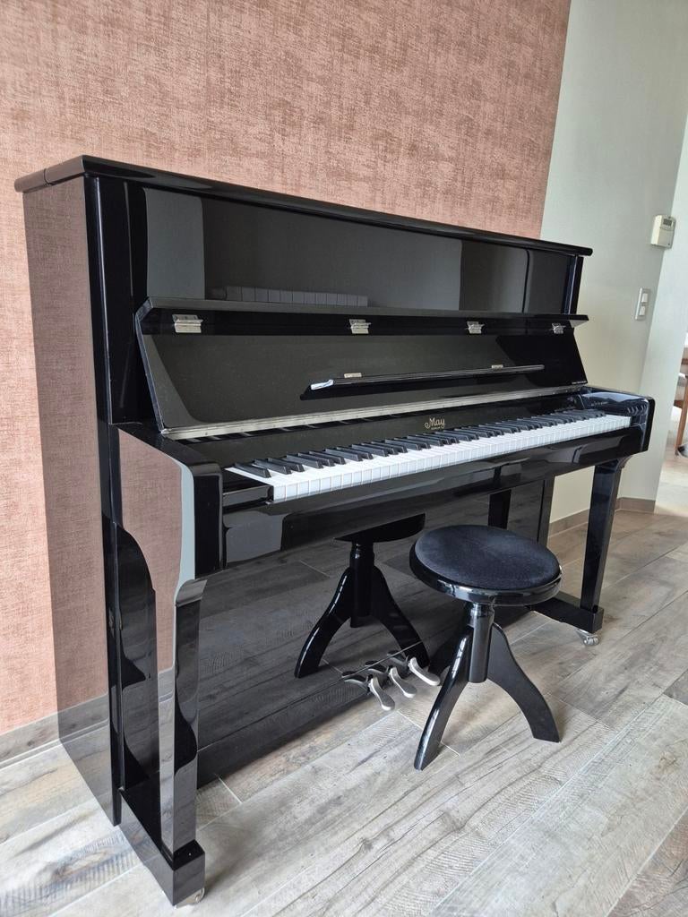 Moderne May Berlin Piano (by Schimmel) Zwart Hoogglans 121cm, Musique & Instruments, Pianos, Brillant, Comme neuf, Enlèvement