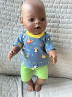 84. Babyborn: Nieuwe T-shirt met pinguïns + groene short, Ophalen of Verzenden, Nieuw, Babypop