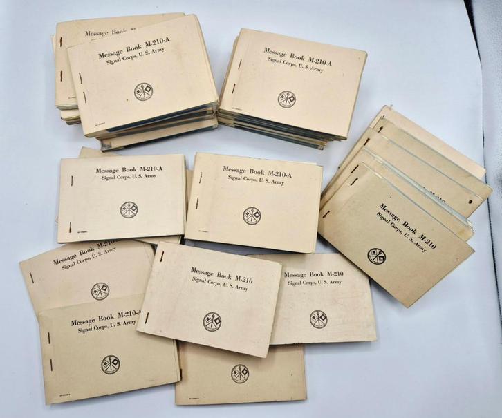 US WWII M210 Signal Corps "Message Book" Radio BC611 BC1000, Collections, Objets militaires | Seconde Guerre mondiale, Armée de terre