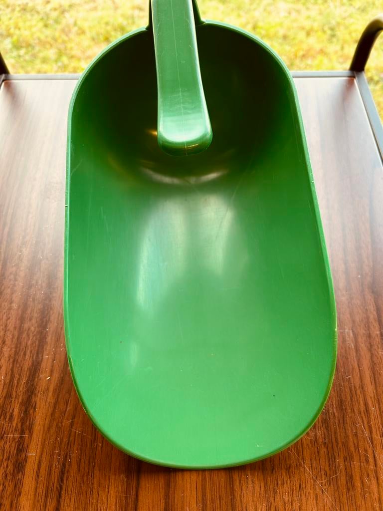 Grote voerschep van kunststof  groen, Ophalen, Zo goed als nieuw