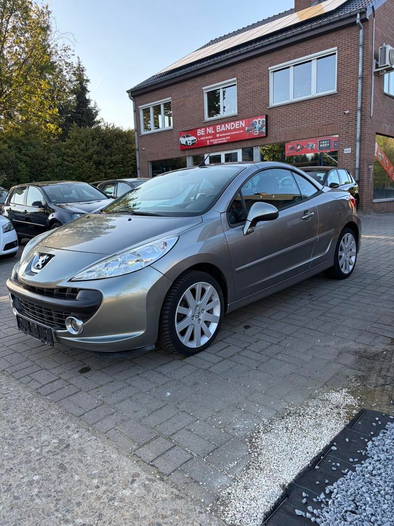 Peugeot 207 cabrio 1.6 benzine met airco  Heel proper, Auto's, Bedrijf, Handgeschakeld, 3 deurs, Te koop