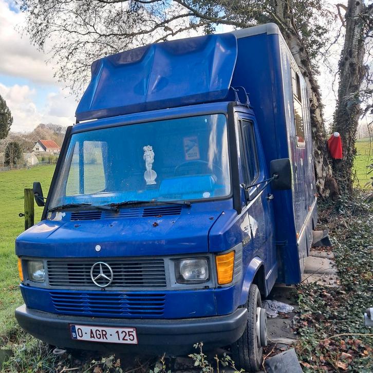 Mercedes 410d avec permis de conduire b, Caravanes & Camping, Camping-cars, Particulier, Mercedes, Auvent, Enlèvement