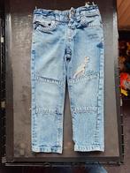 Jeans met dino, Enfants & Bébés, Vêtements enfant | Taille 98, Pantalon, Garçon, C&A, Comme neuf