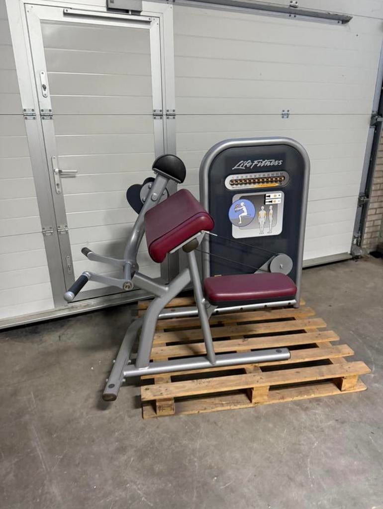 Life Fitness Circuit Bicep curl / Biceps machine, Ophalen, Gebruikt, Benen, Overige typen