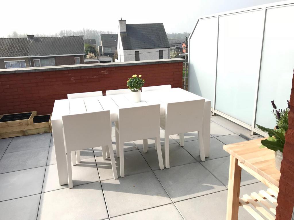 Eettafel + 6 stoelen (Spaans designmerk Vondom), Ophalen, Kunststof, 6 zitplaatsen, Zo goed als nieuw