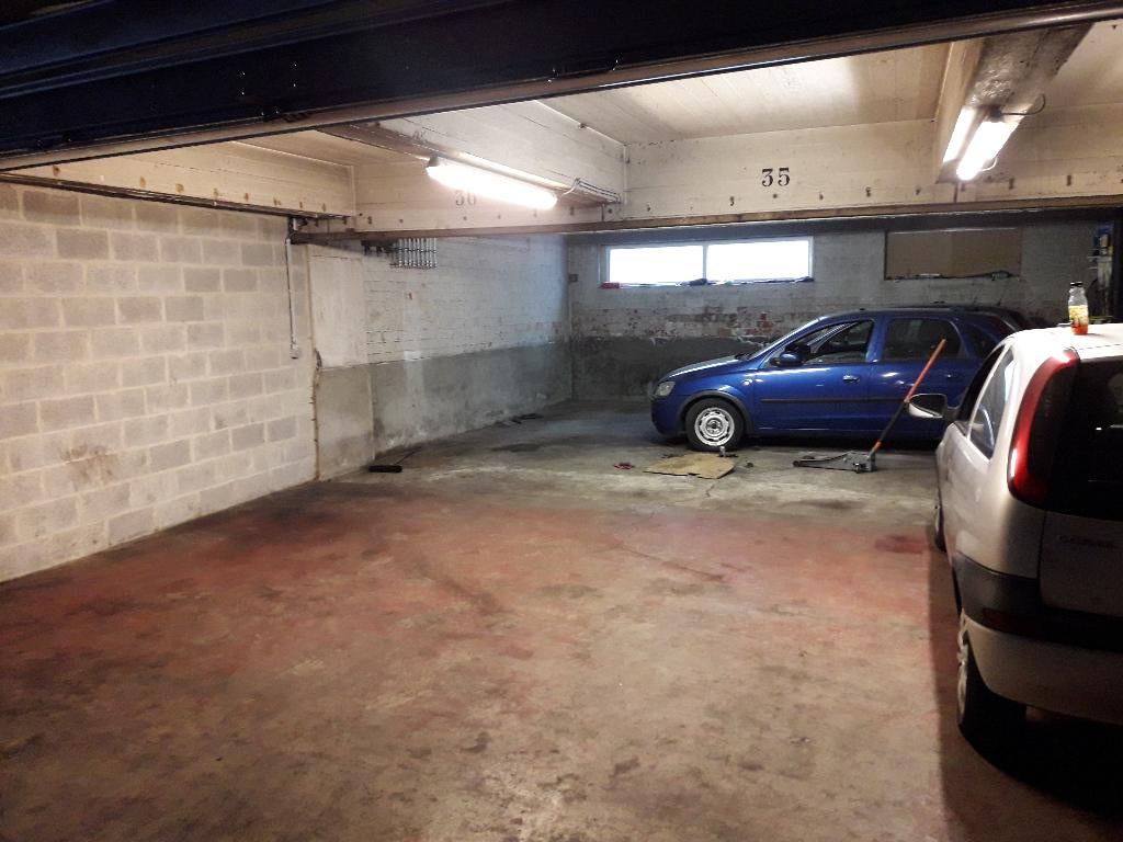 Te huur magazijn 90 m² op de luchtbal, Zakelijke goederen, Bedrijfs Onroerend goed, Parkeerplaats, Huur