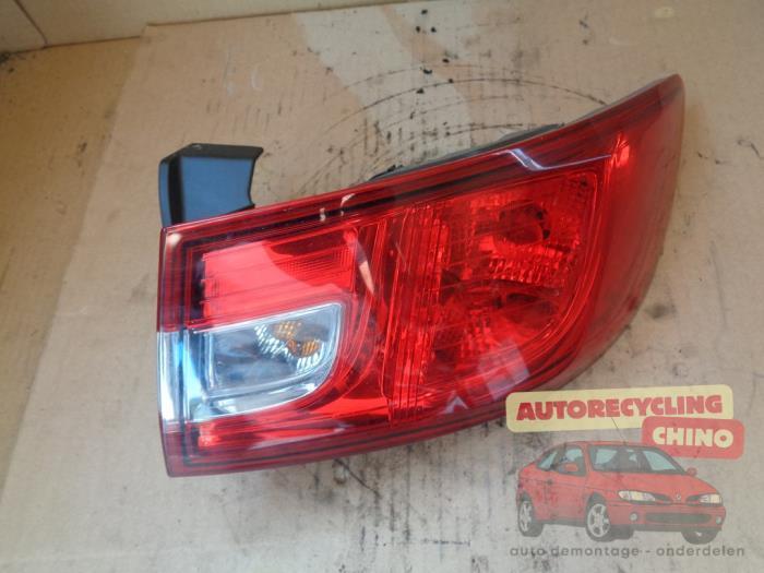 Feu arrière droit d'un Renault Clio, Autos : Pièces & Accessoires, Éclairage, Renault, Utilisé, 3 mois de garantie, Enlèvement ou Envoi