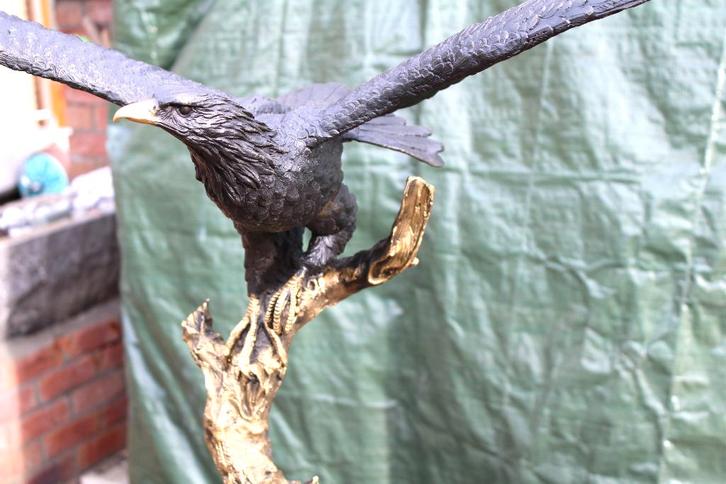 grand aigle en bronze sur socle signé , MOIGNIEZ ., Antiquités & Art, Antiquités | Bronze & Cuivre, Bronze, Enlèvement ou Envoi