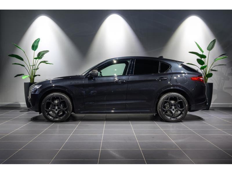 Alfa Romeo Stelvio Estrema, Stof, 1995 cc, Zwart, Zwart