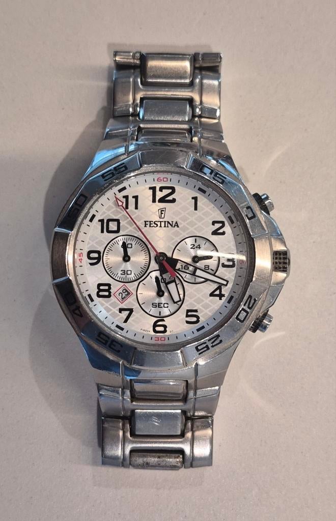 Montre à quartz Festina pour homme chronographe en acier F16, Bijoux, Sacs & Beauté, Montres | Hommes, Montre-bracelet, Autres marques