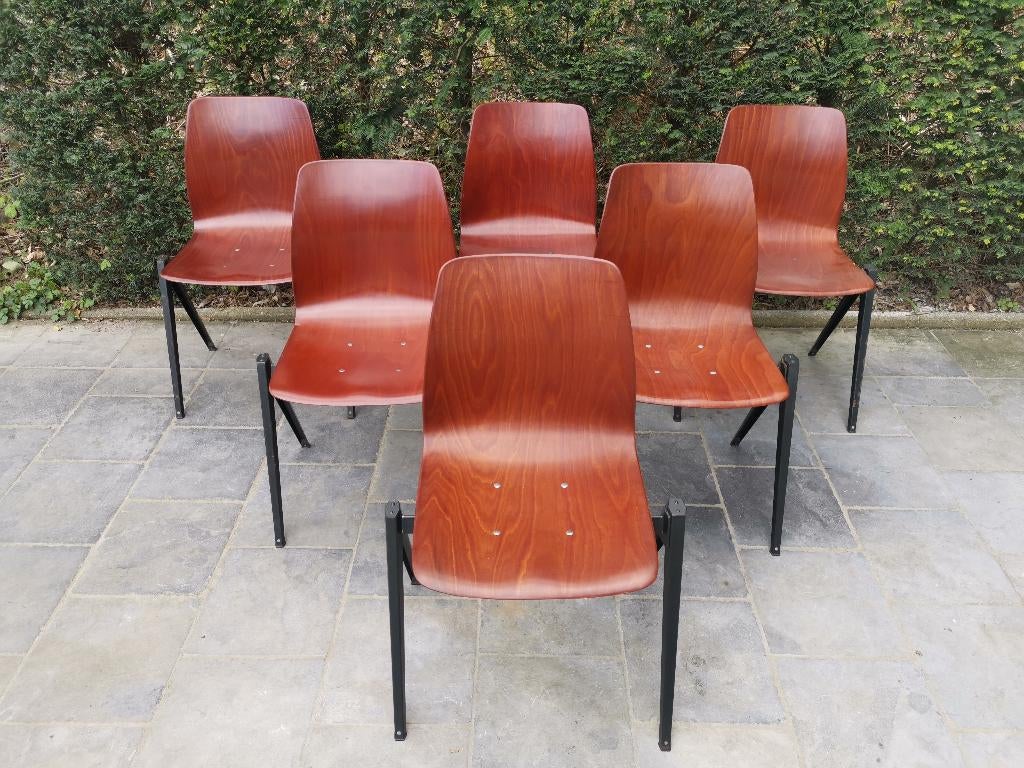 Set van 6 Pagholz S22 stapelbare stoelen, Huis en Inrichting, Stoelen, Gebruikt, Eén, Hout, Metaal, Zwart, Ophalen of Verzenden