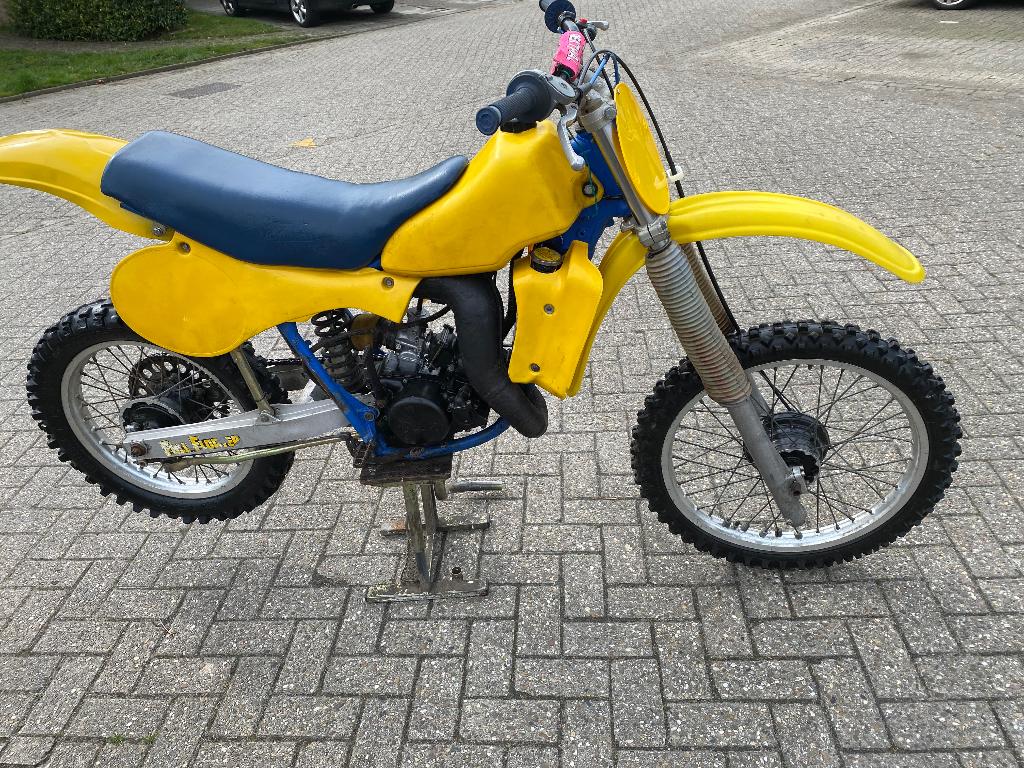 Suzuki RM125 Crossmotor 1982, Motoren, Gebruikt, Handgeschakeld, 1 cilinder, 12 t/m 35 kW