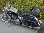 Harley-Davidson Road King Classic FLHRC, Motos, Motos | Harley-Davidson, Plus de 35 kW, Chopper, 2 cylindres, Régulateur de vitesse