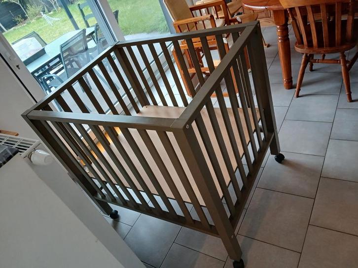 Parc pour bébé Océan taupe en excellent état, Enfants & Bébés, Parcs, Roulettes, Enlèvement