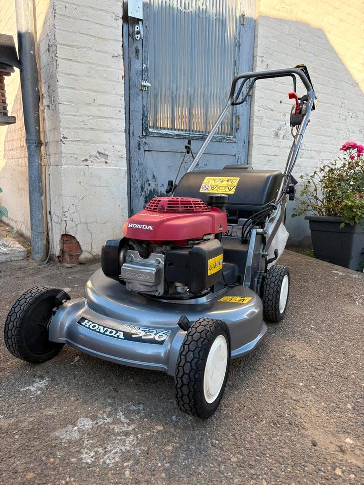 Grasmaaier Honda HRD 536 hydrostaat, Tuin en Terras, Grasmaaiers, Zo goed als nieuw, Benzine-grasmaaier, 50 cm of meer, Opvangzak