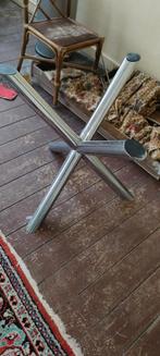 Gratis Driepoot tafel retro jaren 80 origineel, Ophalen, Huis en Inrichting