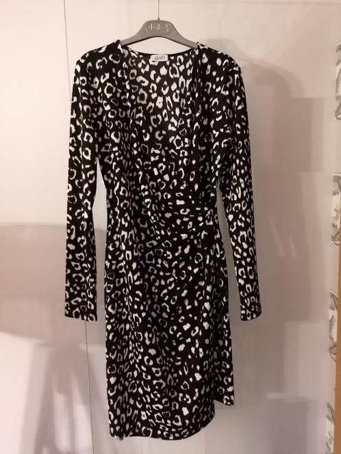 belle robe léopard LIU JO taille 38/40, Kleding | Dames, Jurken, Zo goed als nieuw, Wit, Ophalen