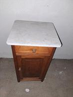 Mooi nachtkastje met wit marmeren blad. Moet weg., Antiek en Kunst, Ophalen of Verzenden