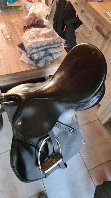 Selle mixte 18 marque tekna vendue complète, Enlèvement