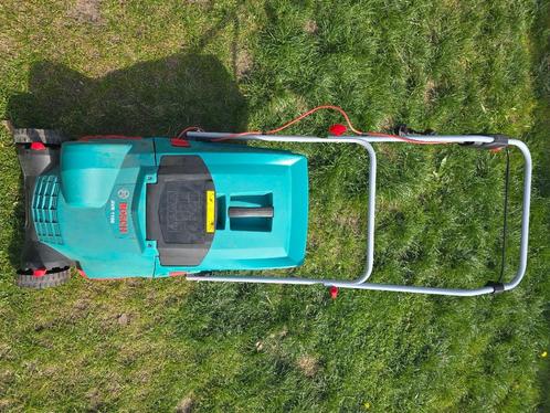 Bosch verticuteermachine UV1100, Tuin en Terras, Verticuteermachines, Gebruikt, Elektrisch, Ophalen