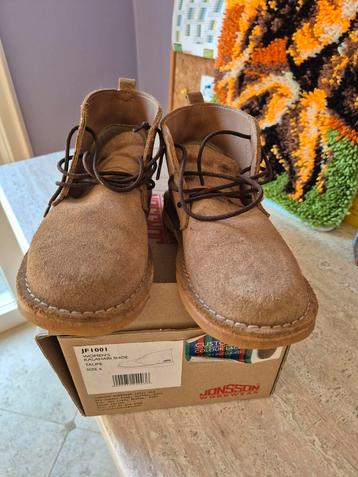 Stapschoenen beschikbaar voor biedingen