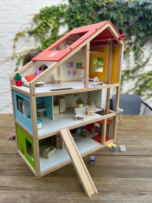 Charmant houten poppenhuis, Kinderen en Baby's, Speelgoed | Poppenhuizen, Gebruikt, Poppenhuis, Ophalen of Verzenden