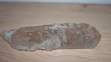 Krachtige grote floater kwarts mineraal beschikbaar voor biedingen