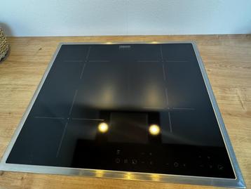 Table de Cuisson Induction ZANUSSI 60cm (ZITN643X) disponible aux enchères