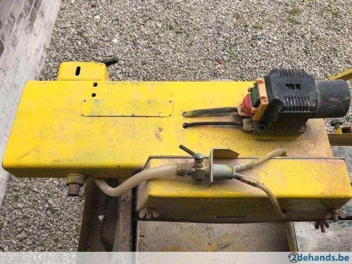 Steenzaagmachine met Diamantzaagblad, Doe-het-zelf en Bouw, Gereedschap | Handgereedschap, Ophalen