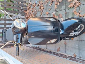 A klasse 50cc start en rijd 4takt papieren en sleutel  beschikbaar voor biedingen